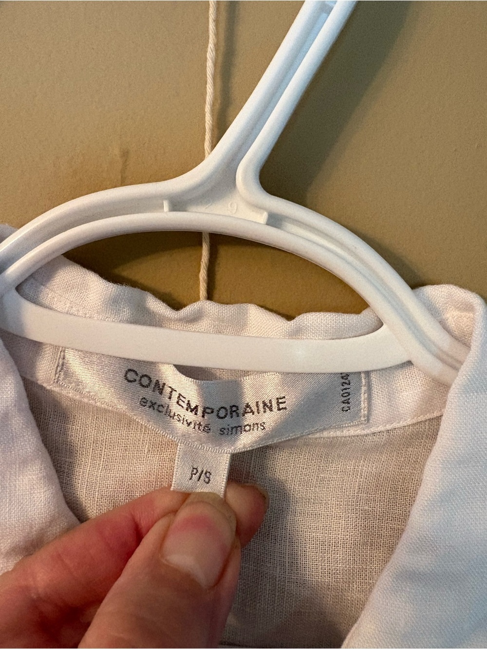 Contemporaire Simons White 100% Linen 3/4 Sleeve Button Down Shirt - Picture 3 of 14